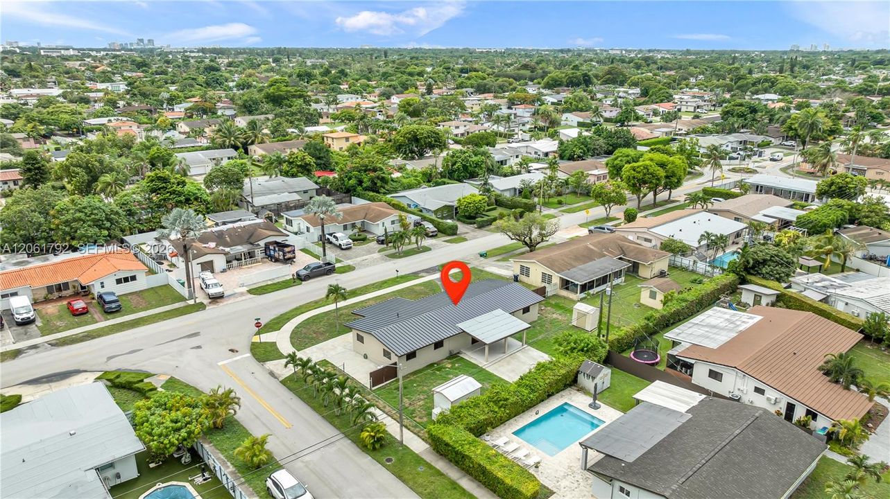 На продажу: $885,000 (5 спален, 3 ванн, 1845 Квадратных фут)