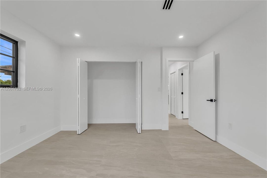 На продажу: $885,000 (5 спален, 3 ванн, 1845 Квадратных фут)