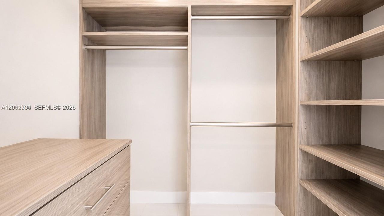 В аренду: $3,995 (1 спален, 1 ванн, 570 Квадратных фут)