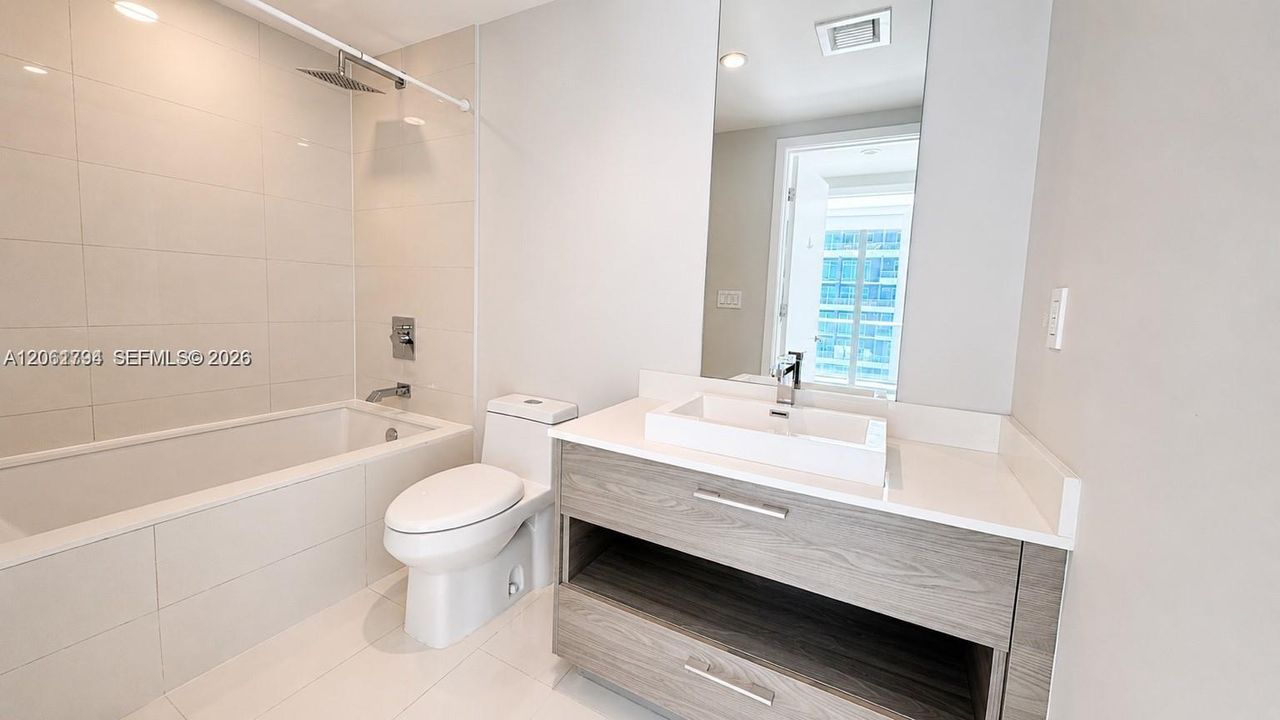 В аренду: $3,995 (1 спален, 1 ванн, 570 Квадратных фут)