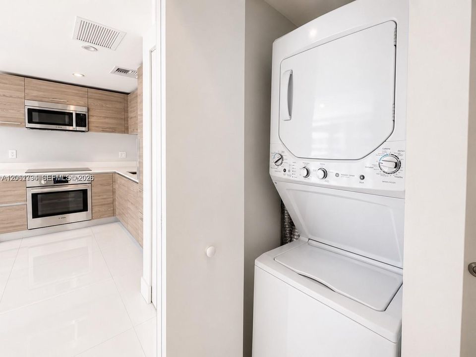 В аренду: $3,995 (1 спален, 1 ванн, 570 Квадратных фут)