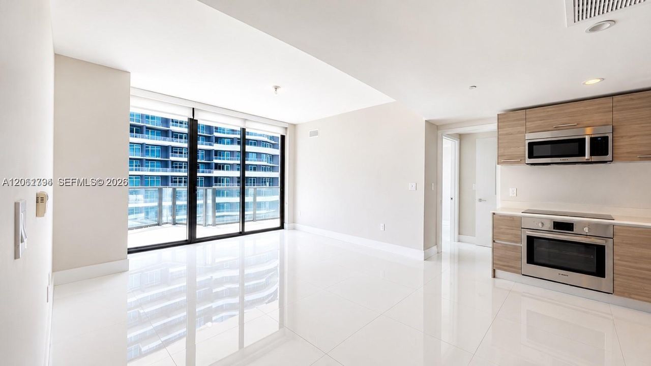 В аренду: $3,995 (1 спален, 1 ванн, 570 Квадратных фут)
