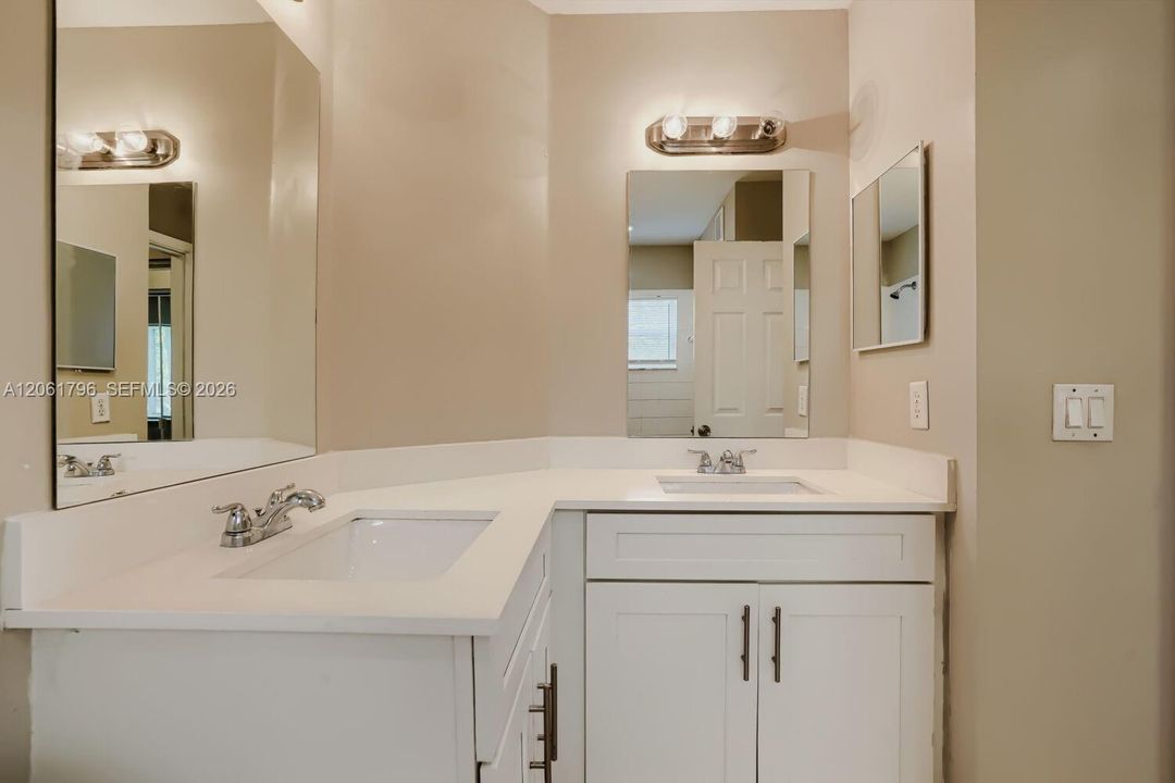 Active With Contract: $449,900 (3 beds, 2 baths, 1263 Square Feet)