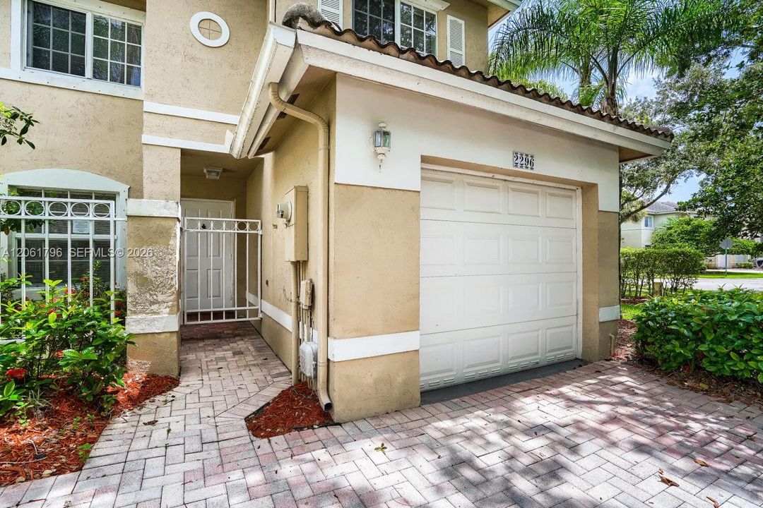 Active With Contract: $449,900 (3 beds, 2 baths, 1263 Square Feet)