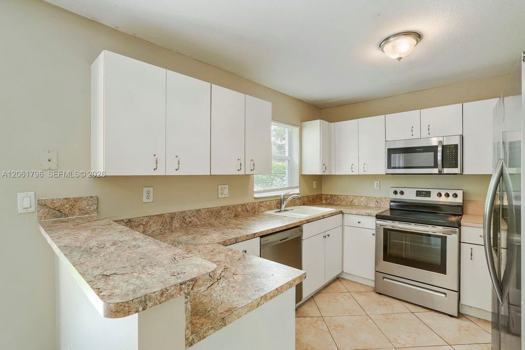 Active With Contract: $449,900 (3 beds, 2 baths, 1263 Square Feet)