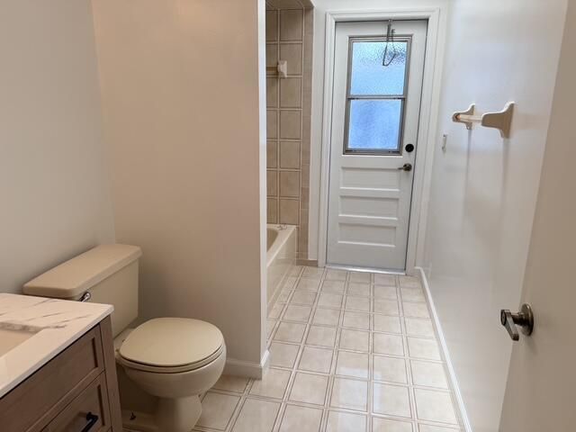 5306 - 2nd Bath and Cabana Pool Bath