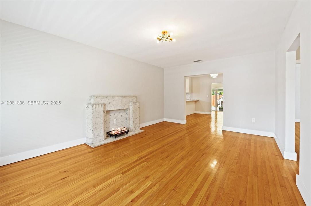 В аренду: $4,300 (2 спален, 2 ванн, 1432 Квадратных фут)