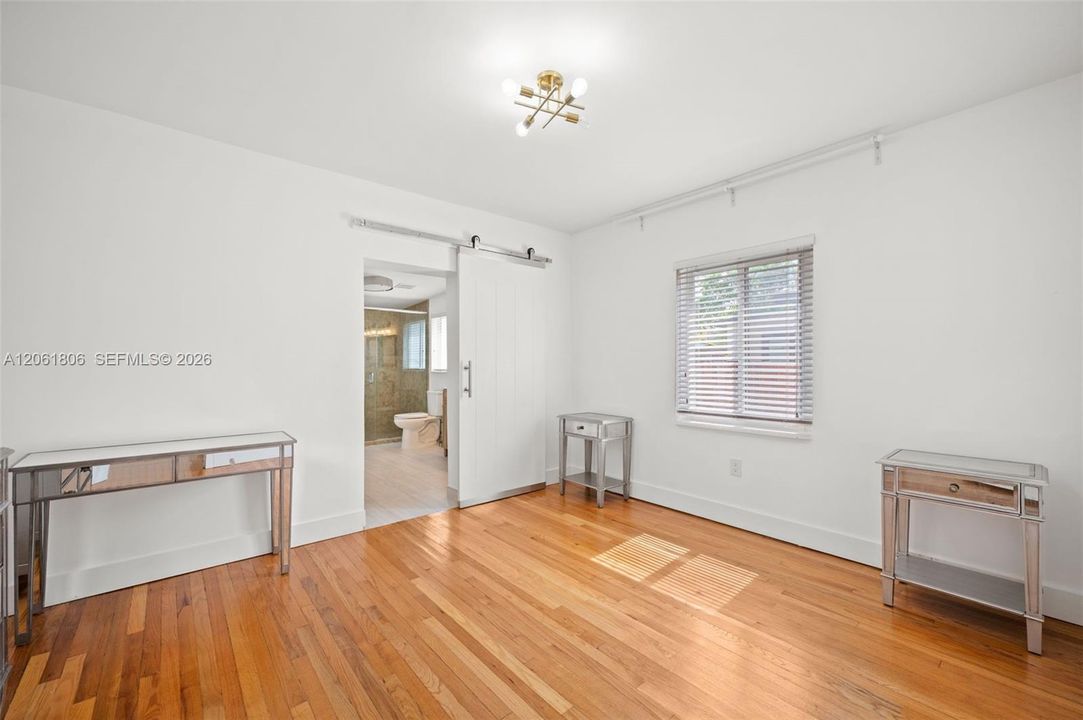 В аренду: $4,300 (2 спален, 2 ванн, 1432 Квадратных фут)