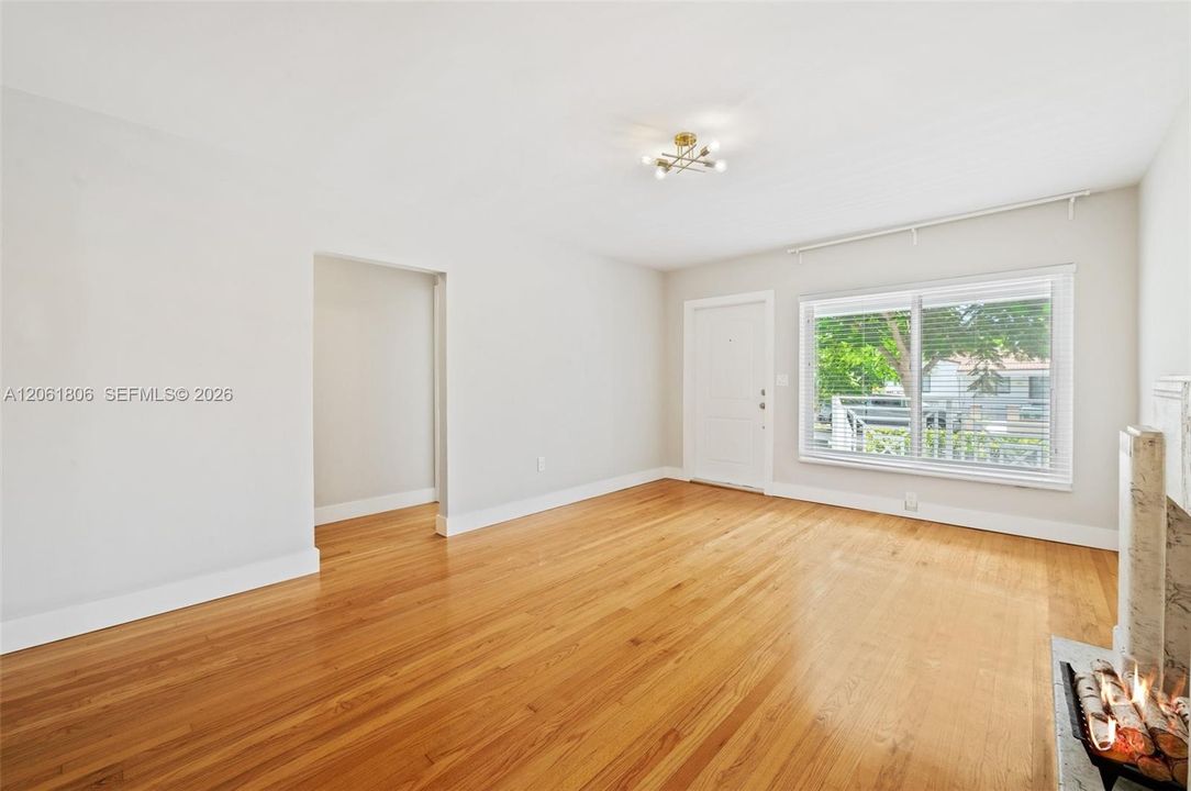 В аренду: $4,300 (2 спален, 2 ванн, 1432 Квадратных фут)