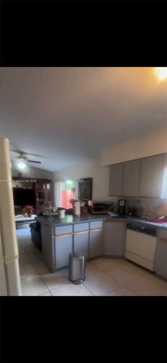 На продажу: $649,900 (3 спален, 2 ванн, 1408 Квадратных фут)