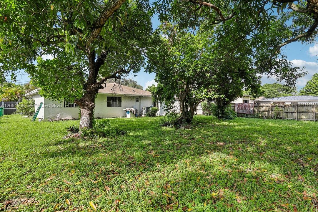 На продажу: $599,000 (3 спален, 2 ванн, 1614 Квадратных фут)