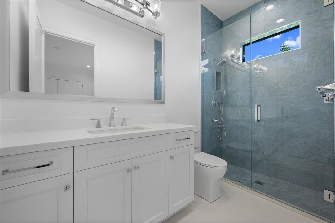 Ensuite Bath for Bedrm 3
