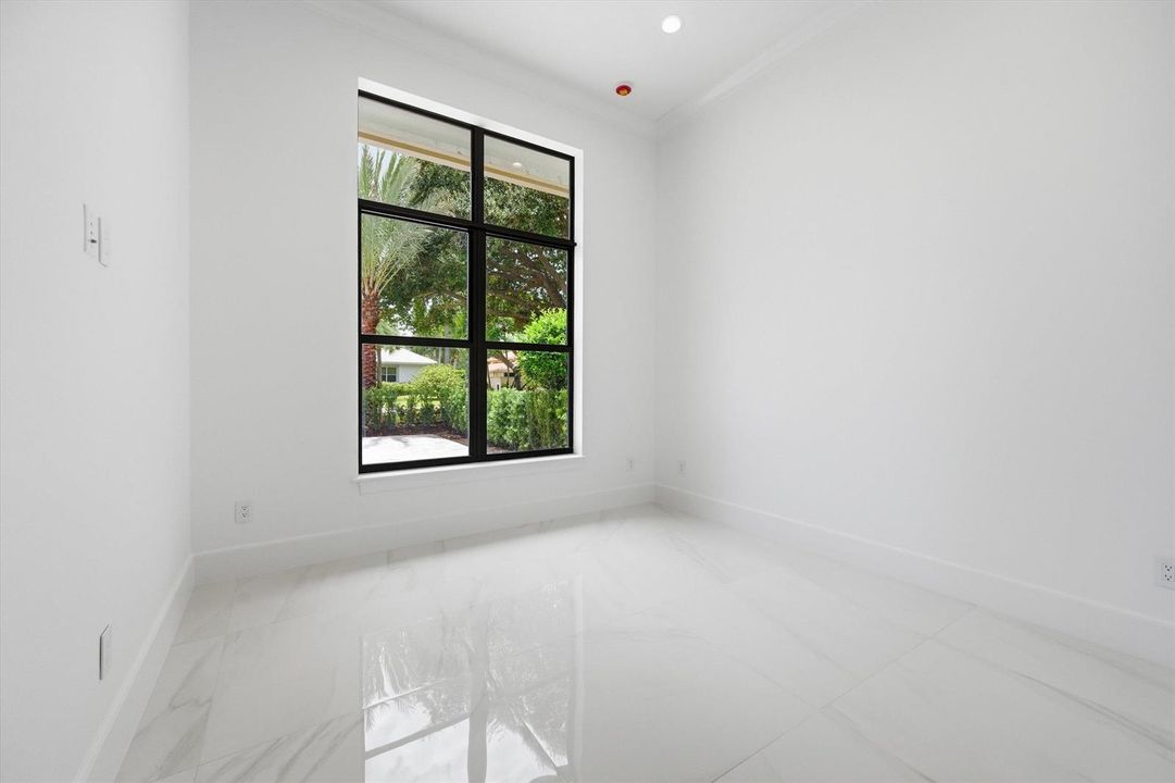 Bedroom 4/Office