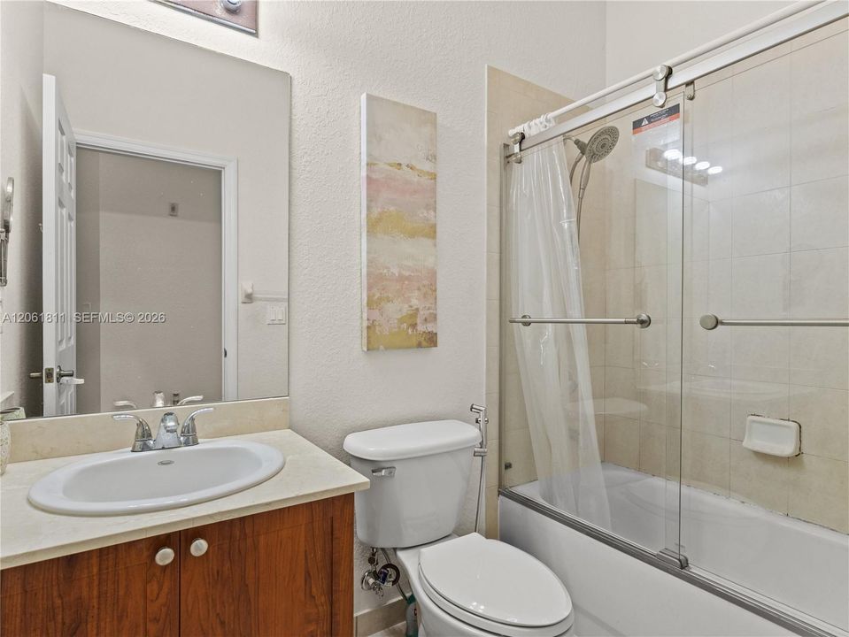 На продажу: $435,000 (3 спален, 2 ванн, 1256 Квадратных фут)