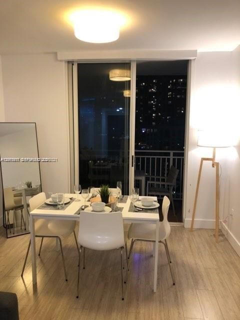 For Rent: $2,400 (1 beds, 1 baths, 640 Square Feet)