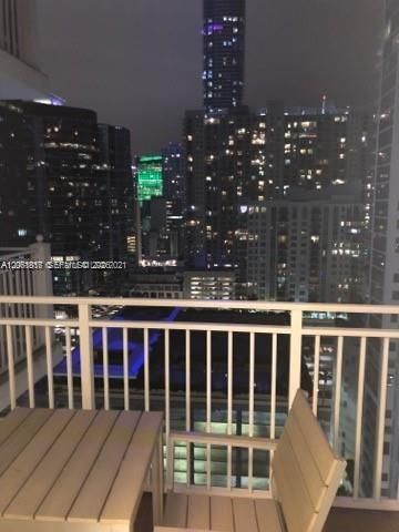 For Rent: $2,400 (1 beds, 1 baths, 640 Square Feet)