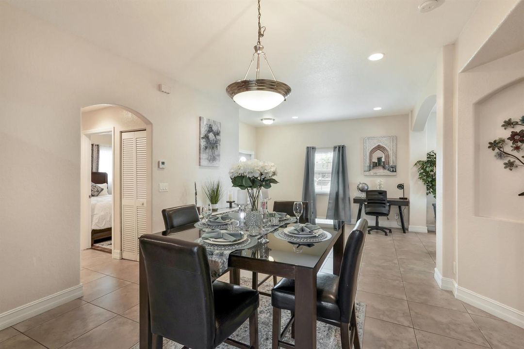12-3021 NW 21st Court-12