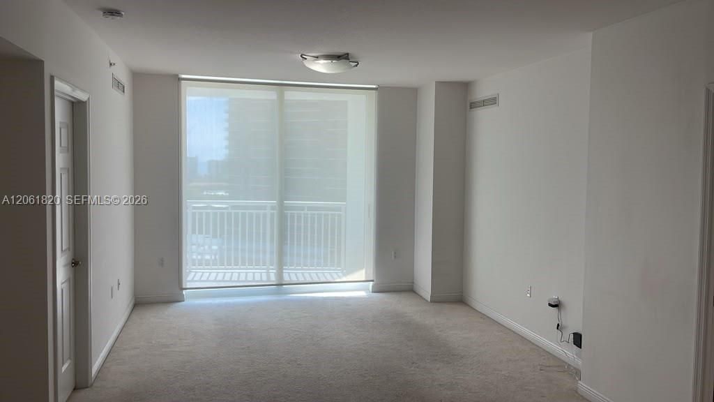 На продажу: $380,000 (2 спален, 2 ванн, 1081 Квадратных фут)