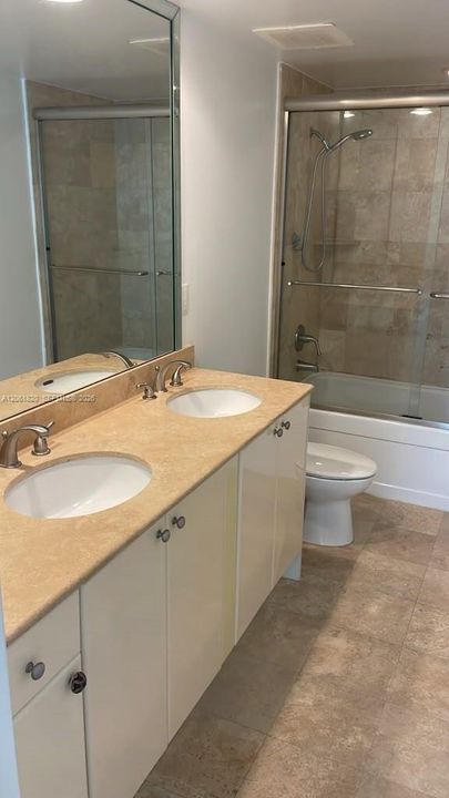 На продажу: $380,000 (2 спален, 2 ванн, 1081 Квадратных фут)