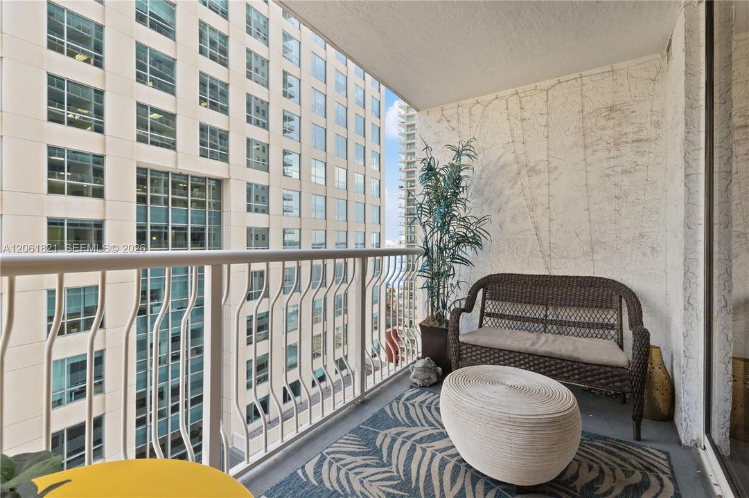 En Venta: $329,000 (0 camas, 1 baños, 425 Pies cuadrados)