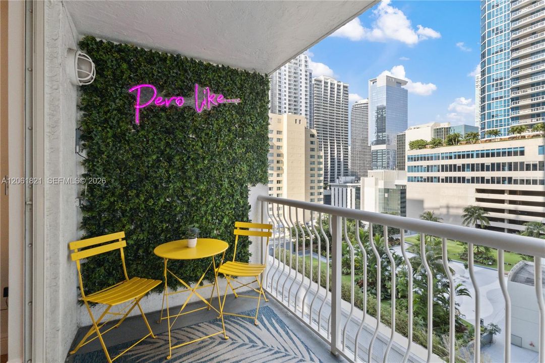 En Venta: $329,000 (0 camas, 1 baños, 425 Pies cuadrados)
