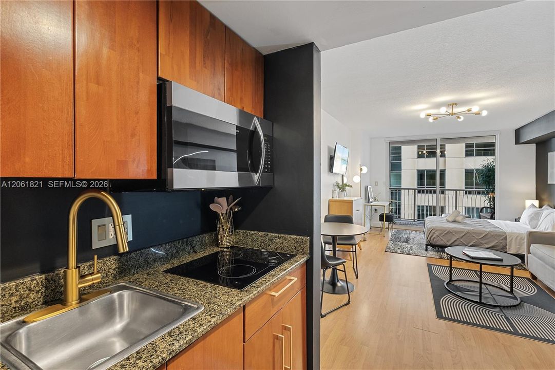 En Venta: $329,000 (0 camas, 1 baños, 425 Pies cuadrados)