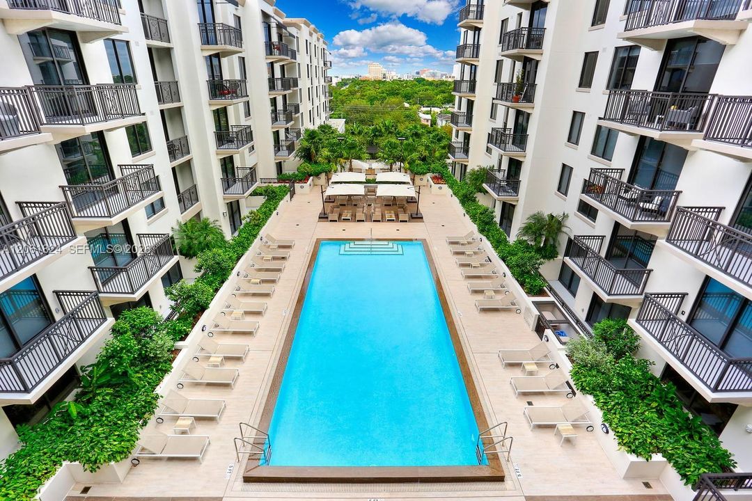 В аренду: $3,750 (1 спален, 1 ванн, 732 Квадратных фут)