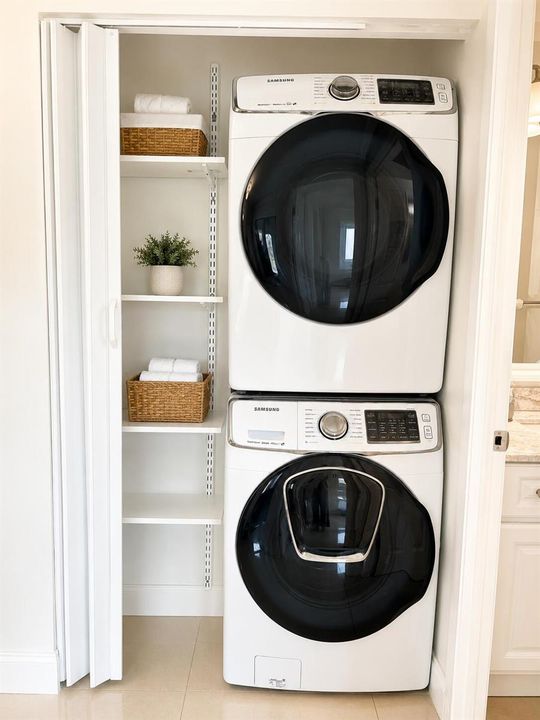 FULL SIZE Washer/Dryer