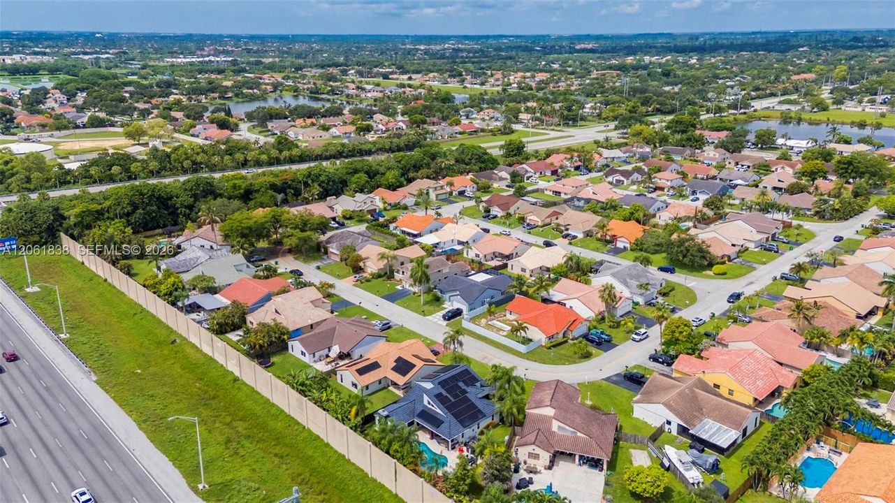 En Venta: $790,000 (4 camas, 2 baños, 2160 Pies cuadrados)