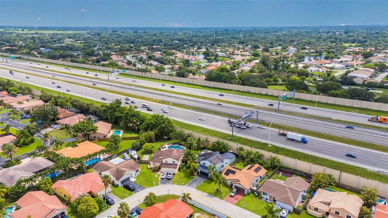 En Venta: $790,000 (4 camas, 2 baños, 2160 Pies cuadrados)