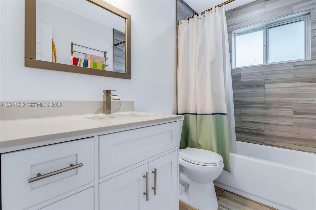 En Venta: $790,000 (4 camas, 2 baños, 2160 Pies cuadrados)