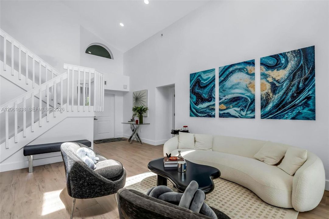 En Venta: $790,000 (4 camas, 2 baños, 2160 Pies cuadrados)
