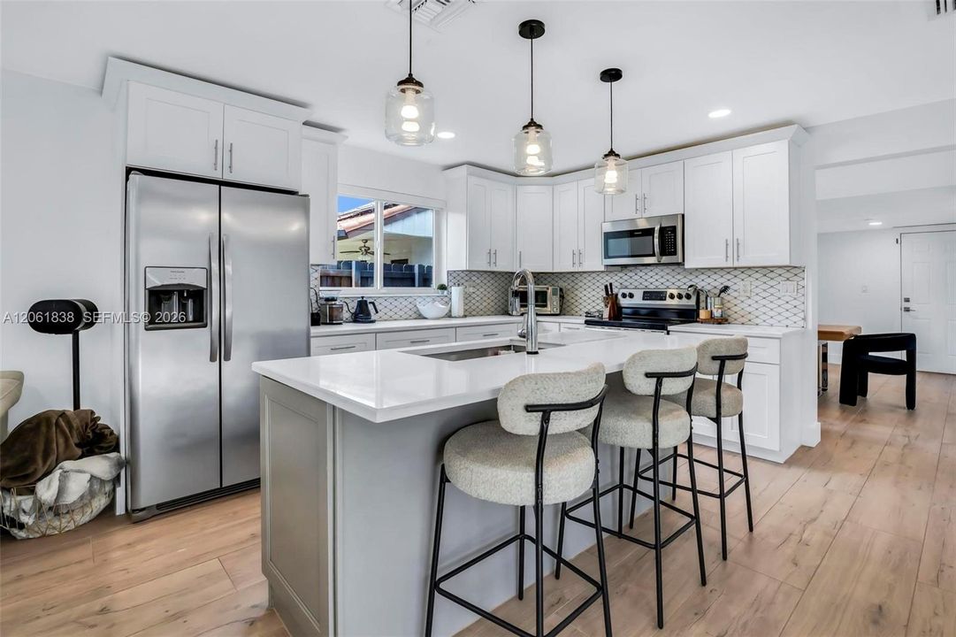 En Venta: $790,000 (4 camas, 2 baños, 2160 Pies cuadrados)
