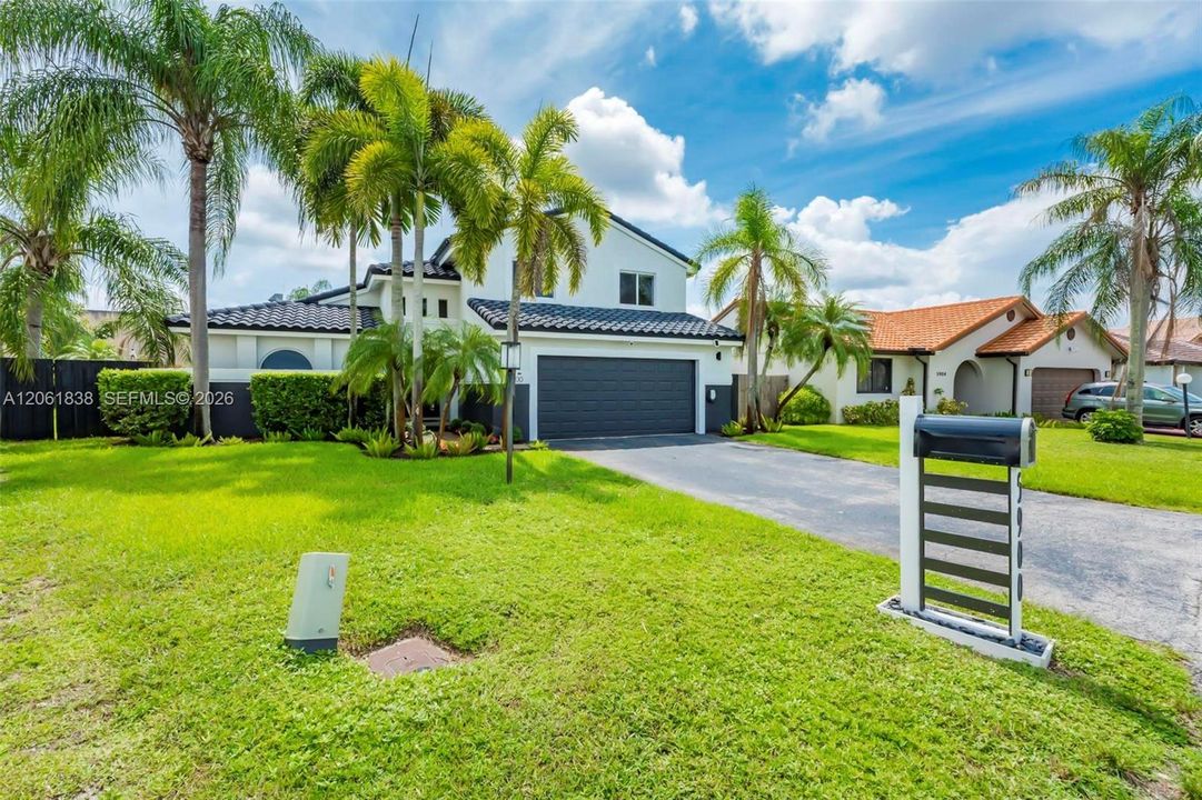 En Venta: $790,000 (4 camas, 2 baños, 2160 Pies cuadrados)