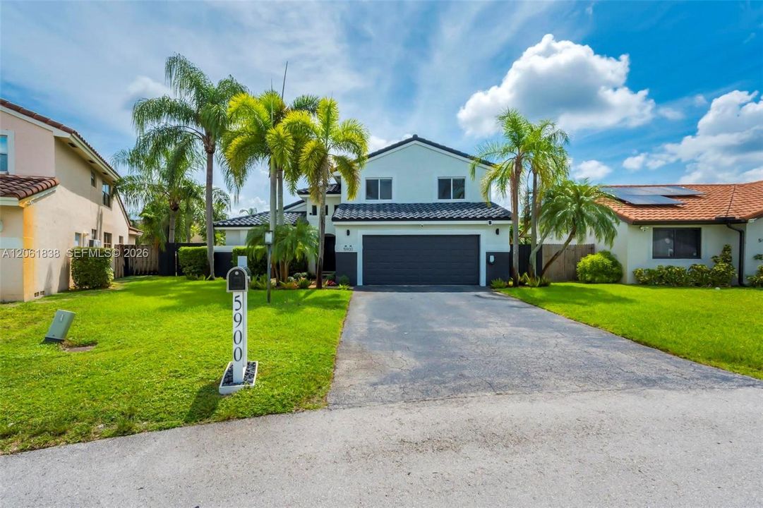 En Venta: $790,000 (4 camas, 2 baños, 2160 Pies cuadrados)