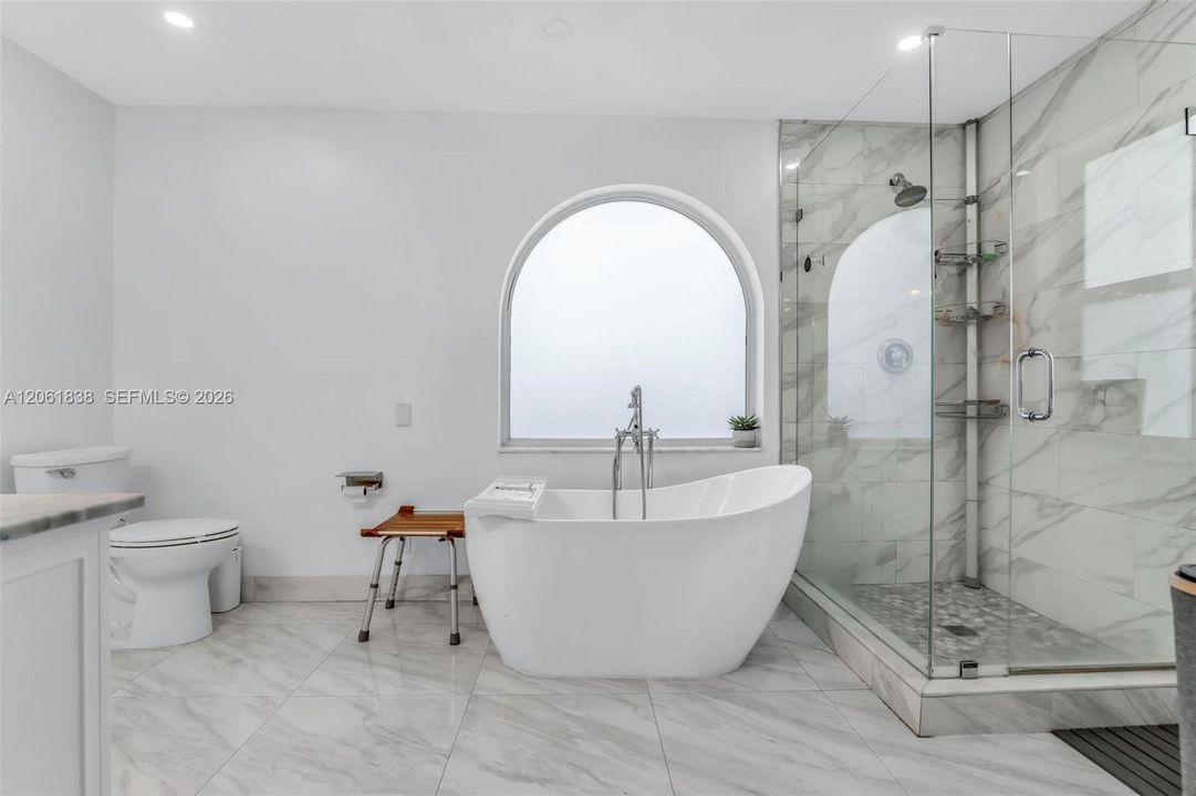 En Venta: $790,000 (4 camas, 2 baños, 2160 Pies cuadrados)
