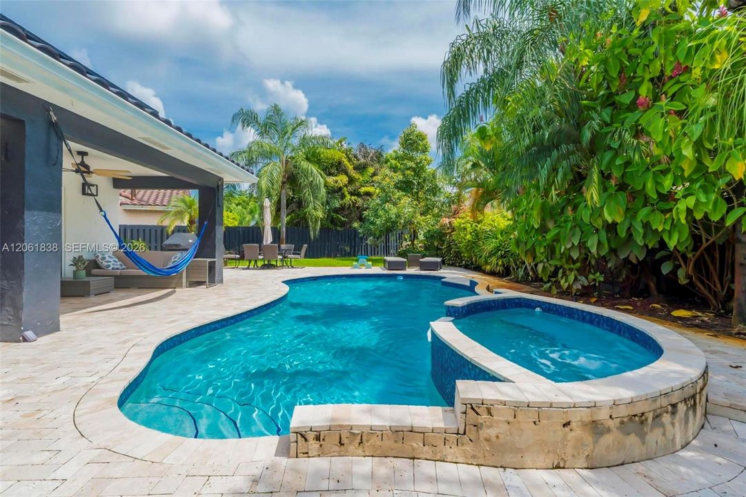 En Venta: $790,000 (4 camas, 2 baños, 2160 Pies cuadrados)