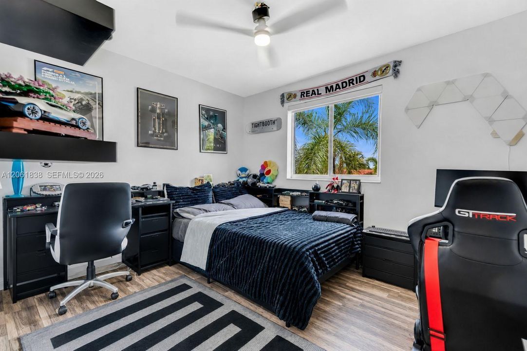 En Venta: $790,000 (4 camas, 2 baños, 2160 Pies cuadrados)