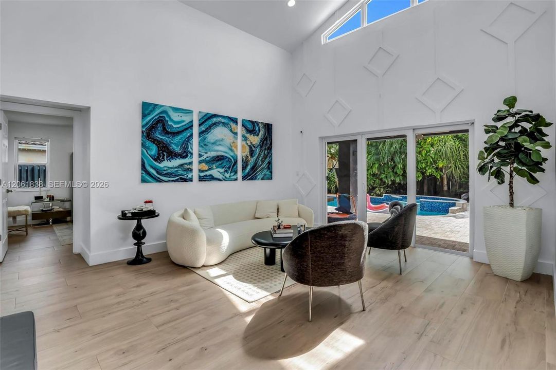 En Venta: $790,000 (4 camas, 2 baños, 2160 Pies cuadrados)
