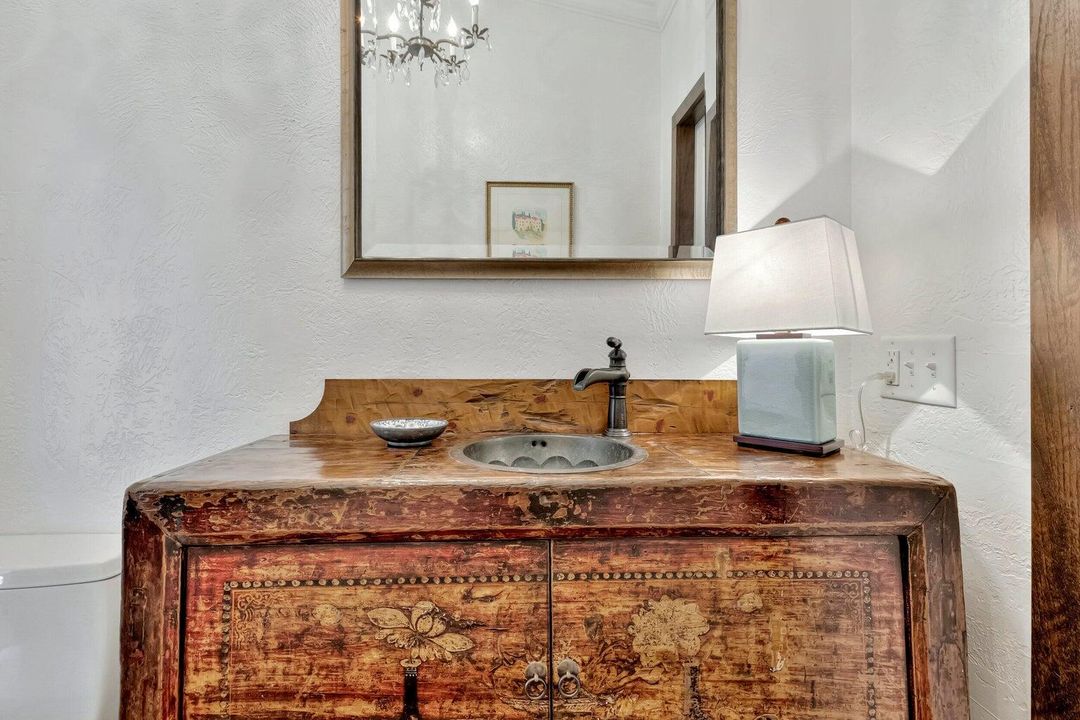 Powder room