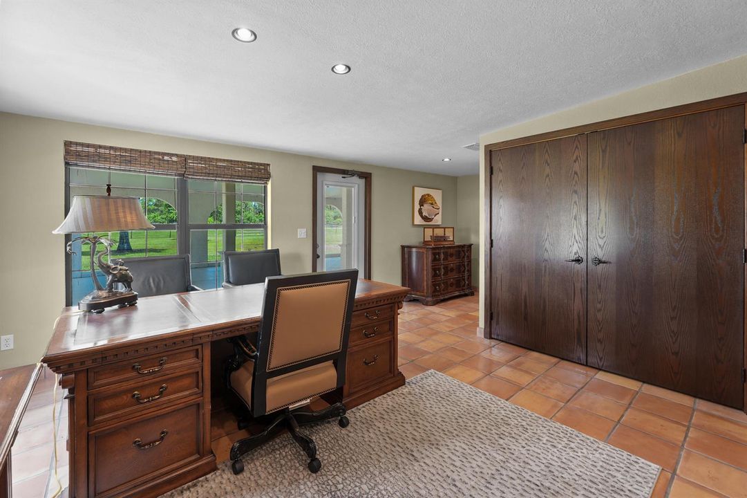 Bedroom 2/office