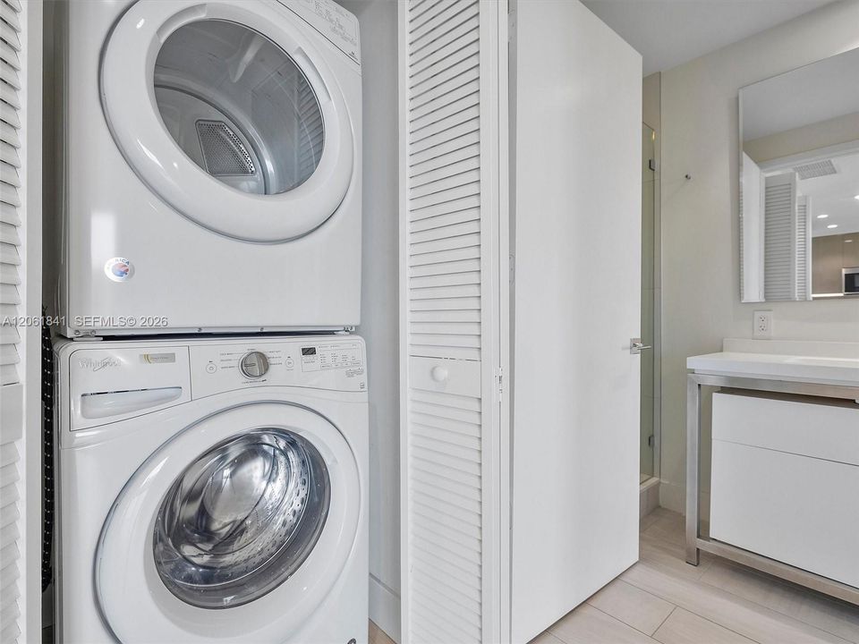 На продажу: $422,000 (2 спален, 2 ванн, 1026 Квадратных фут)