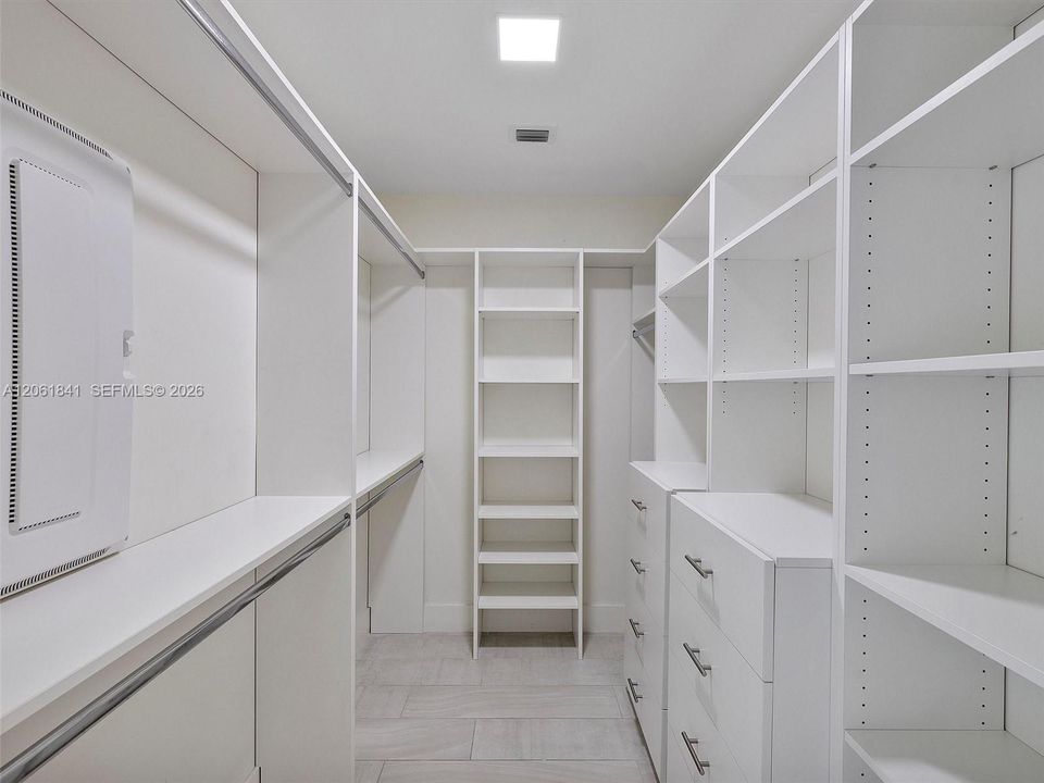 На продажу: $422,000 (2 спален, 2 ванн, 1026 Квадратных фут)