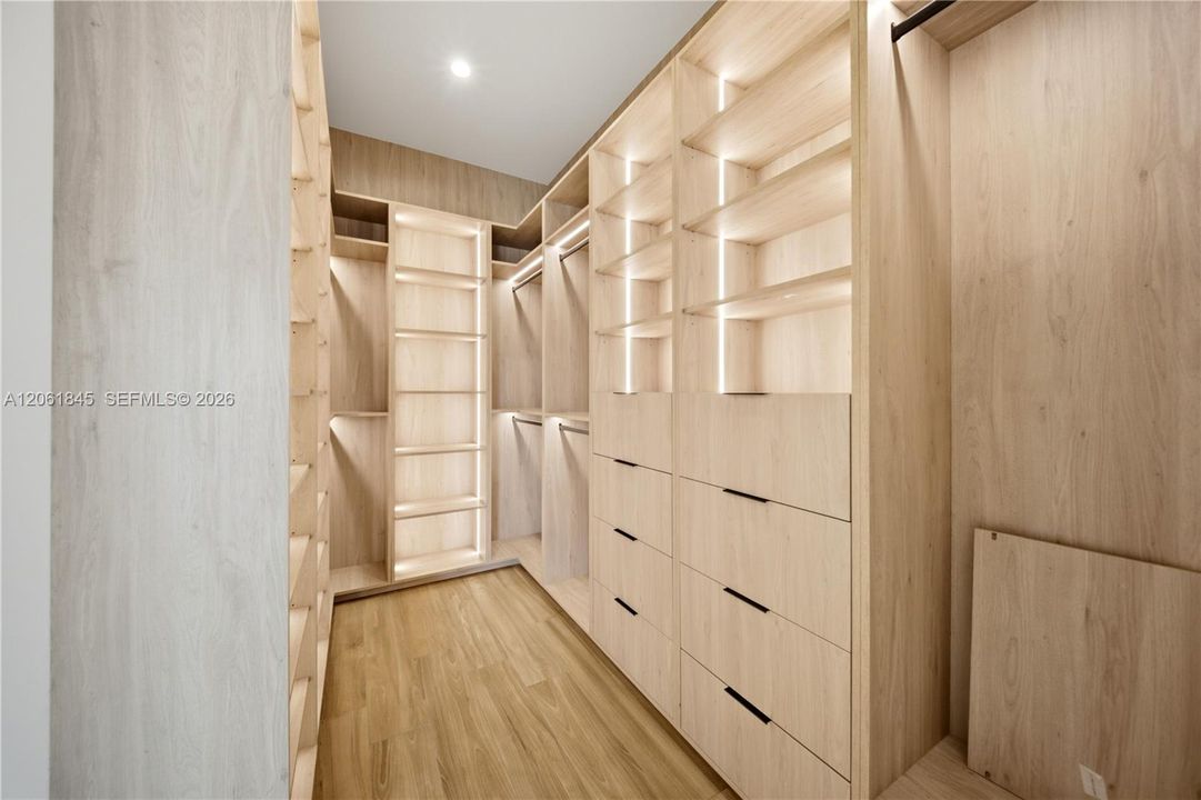 На продажу: $1,425,000 (4 спален, 3 ванн, 993 Квадратных фут)