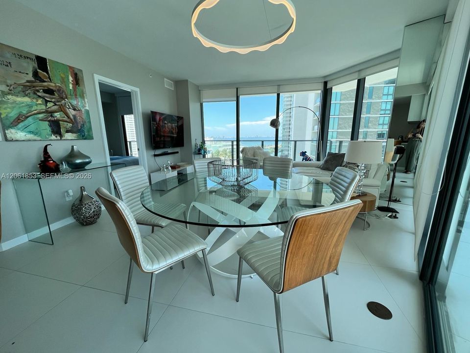 В аренду: $5,500 (2 спален, 2 ванн, 1152 Квадратных фут)