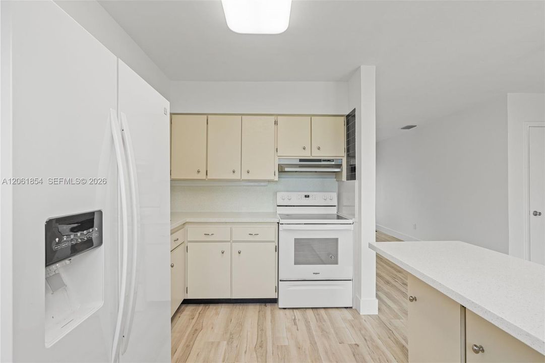 В аренду: $3,300 (3 спален, 1 ванн, 1164 Квадратных фут)