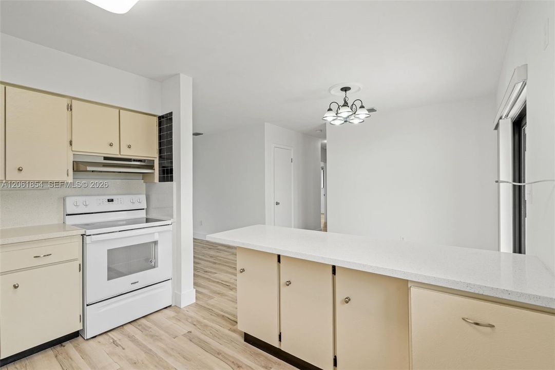В аренду: $3,300 (3 спален, 1 ванн, 1164 Квадратных фут)
