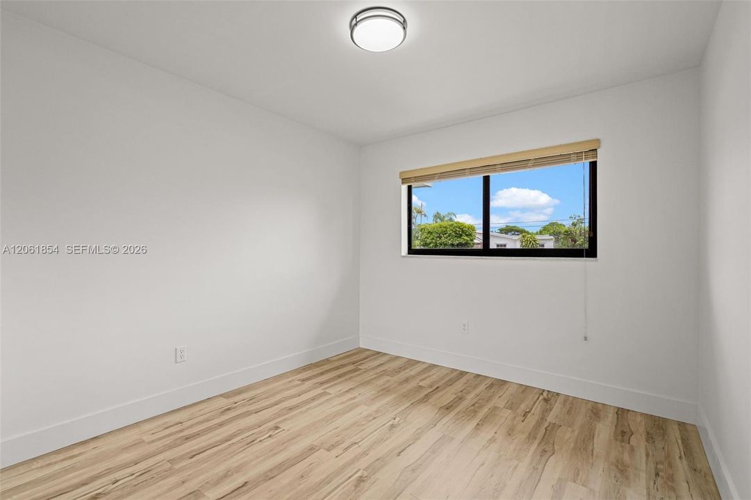В аренду: $3,300 (3 спален, 1 ванн, 1164 Квадратных фут)