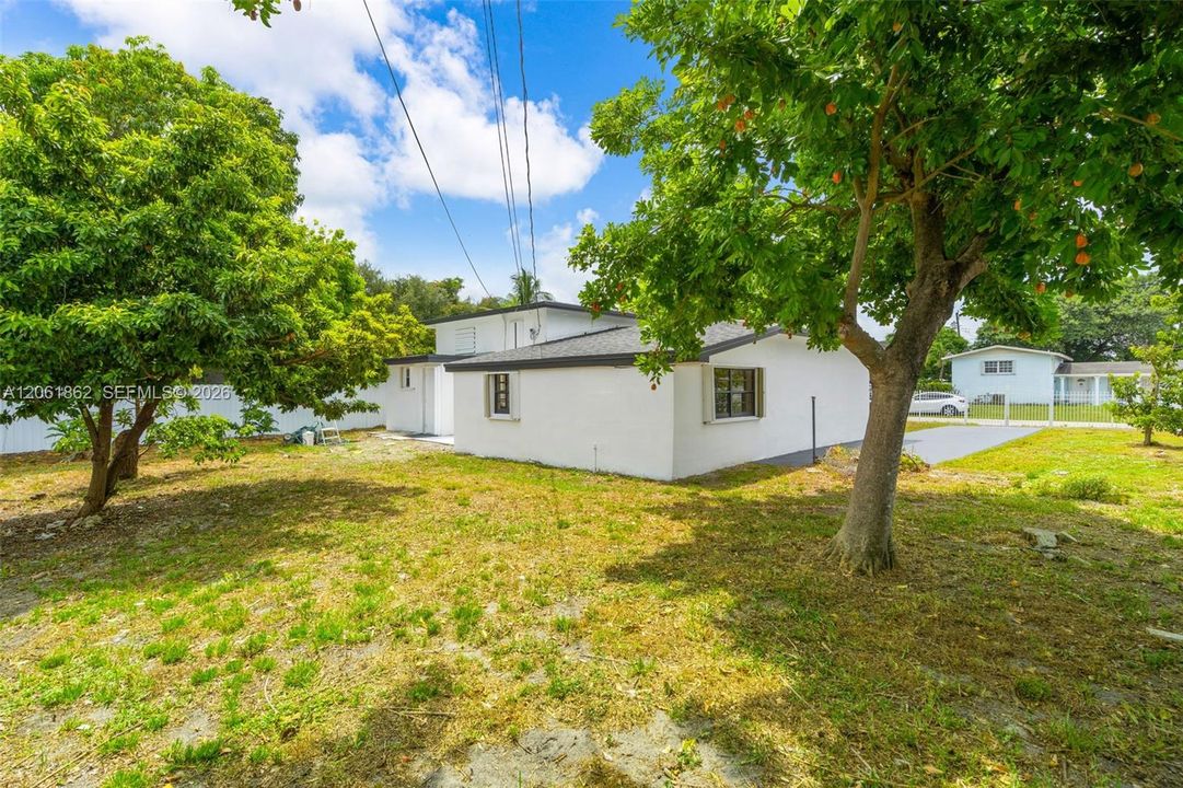 На продажу: $619,999 (4 спален, 3 ванн, 1953 Квадратных фут)