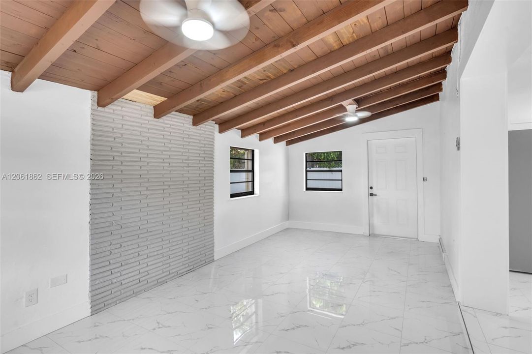 На продажу: $619,999 (4 спален, 3 ванн, 1953 Квадратных фут)